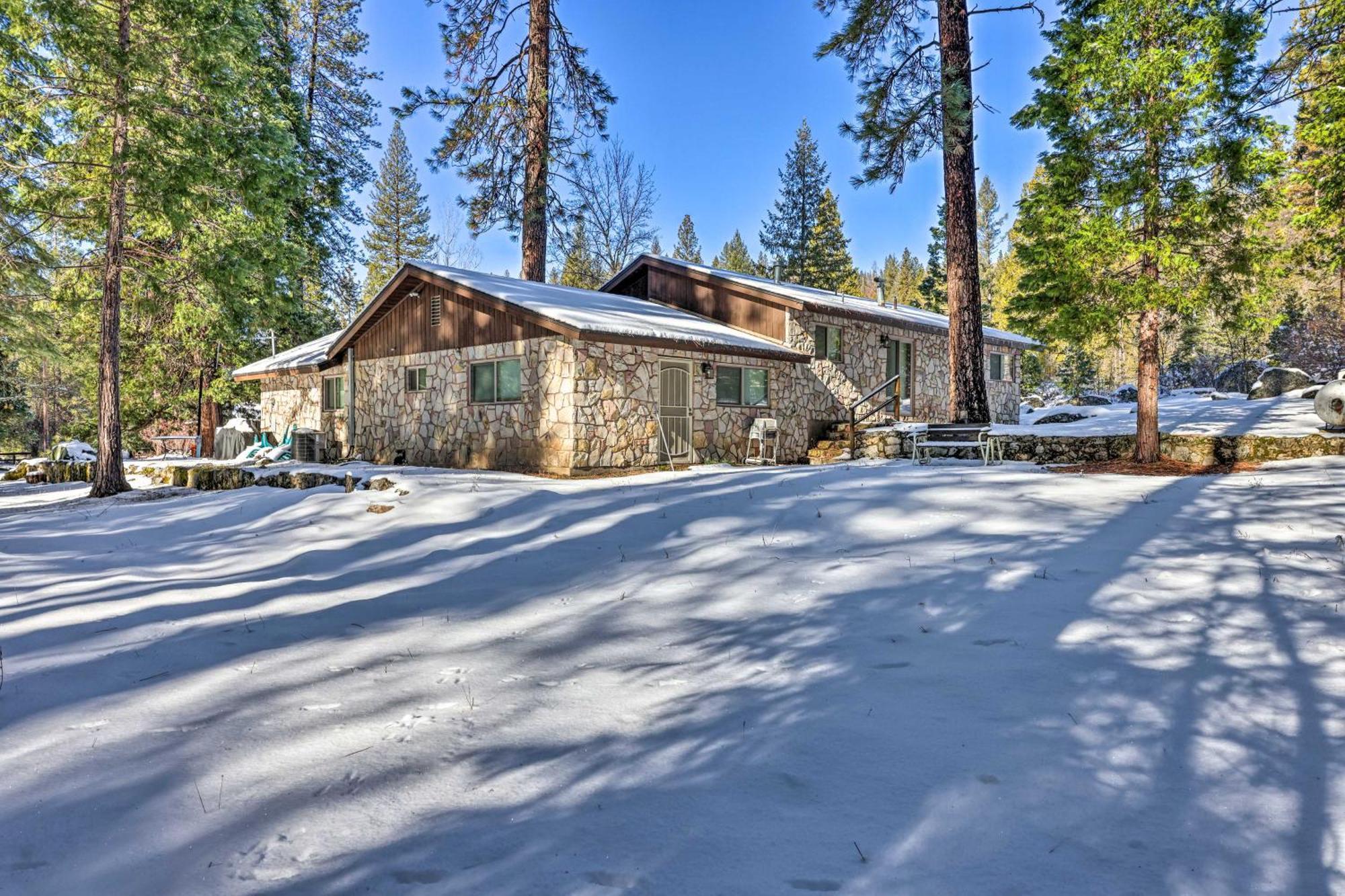 Riverfront Home Near Yosemite National Park! โกรฟแลนด์ ภายนอก รูปภาพ