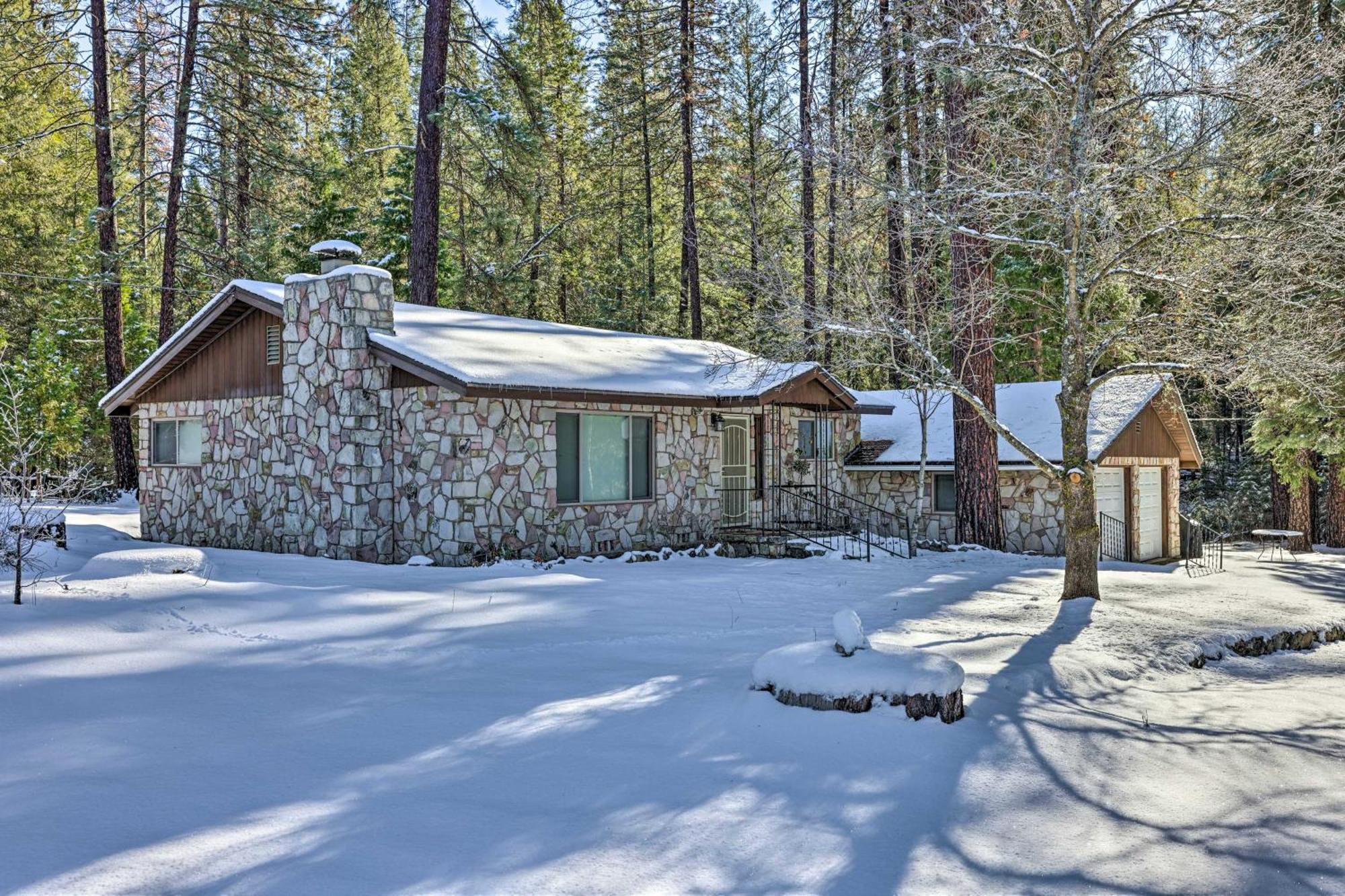 Riverfront Home Near Yosemite National Park! โกรฟแลนด์ ภายนอก รูปภาพ