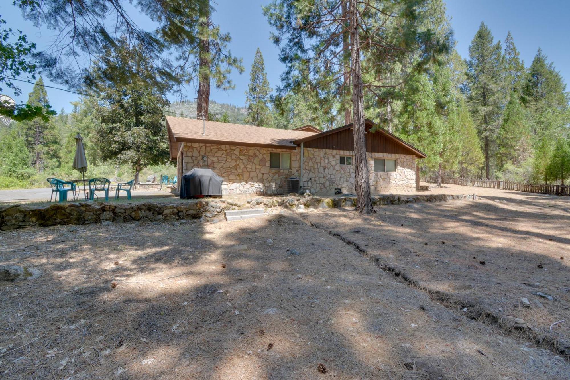 Riverfront Home Near Yosemite National Park! โกรฟแลนด์ ภายนอก รูปภาพ